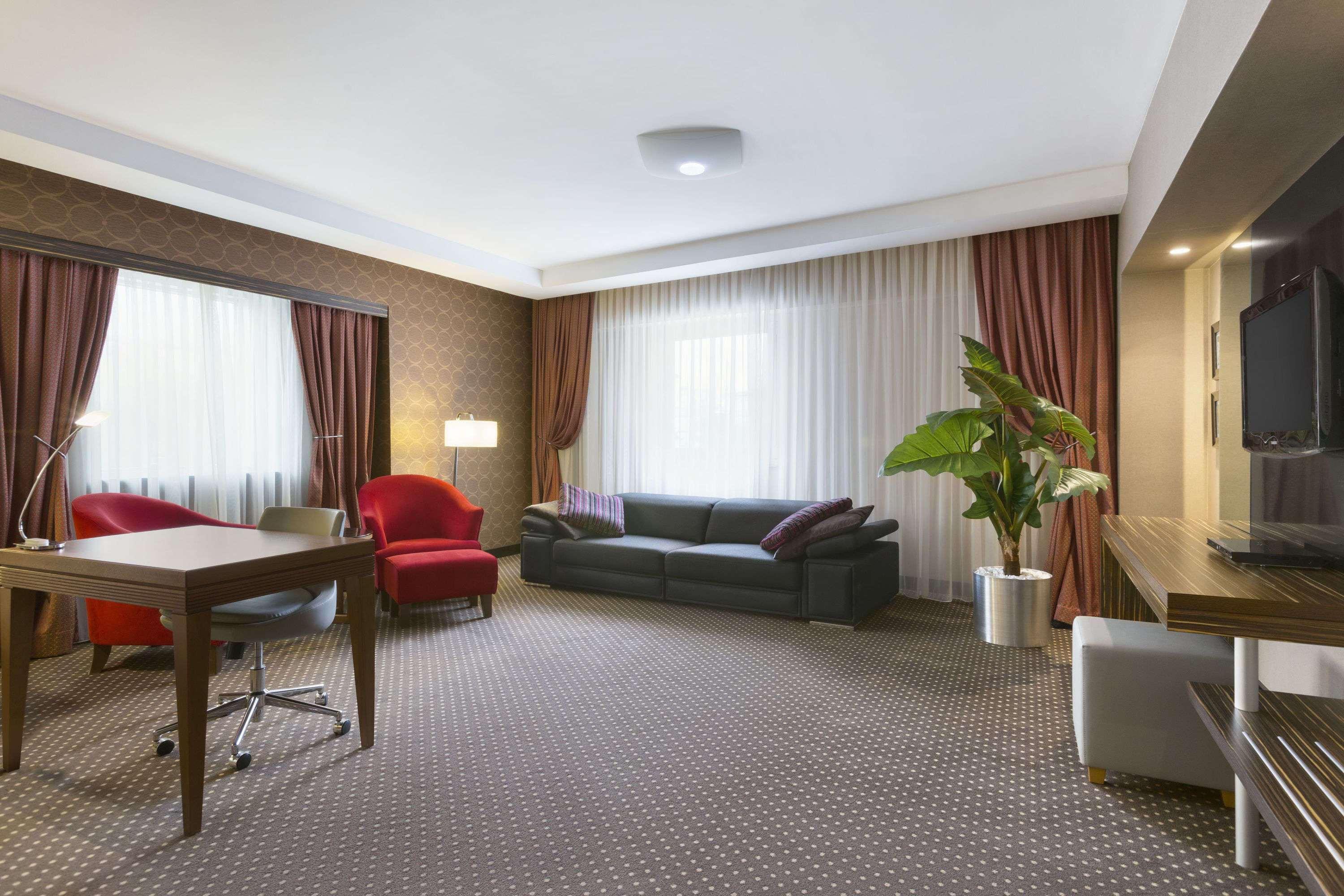Ramada Plaza By Wyndham Izmit Hotel Kocaeli Luaran gambar Suite