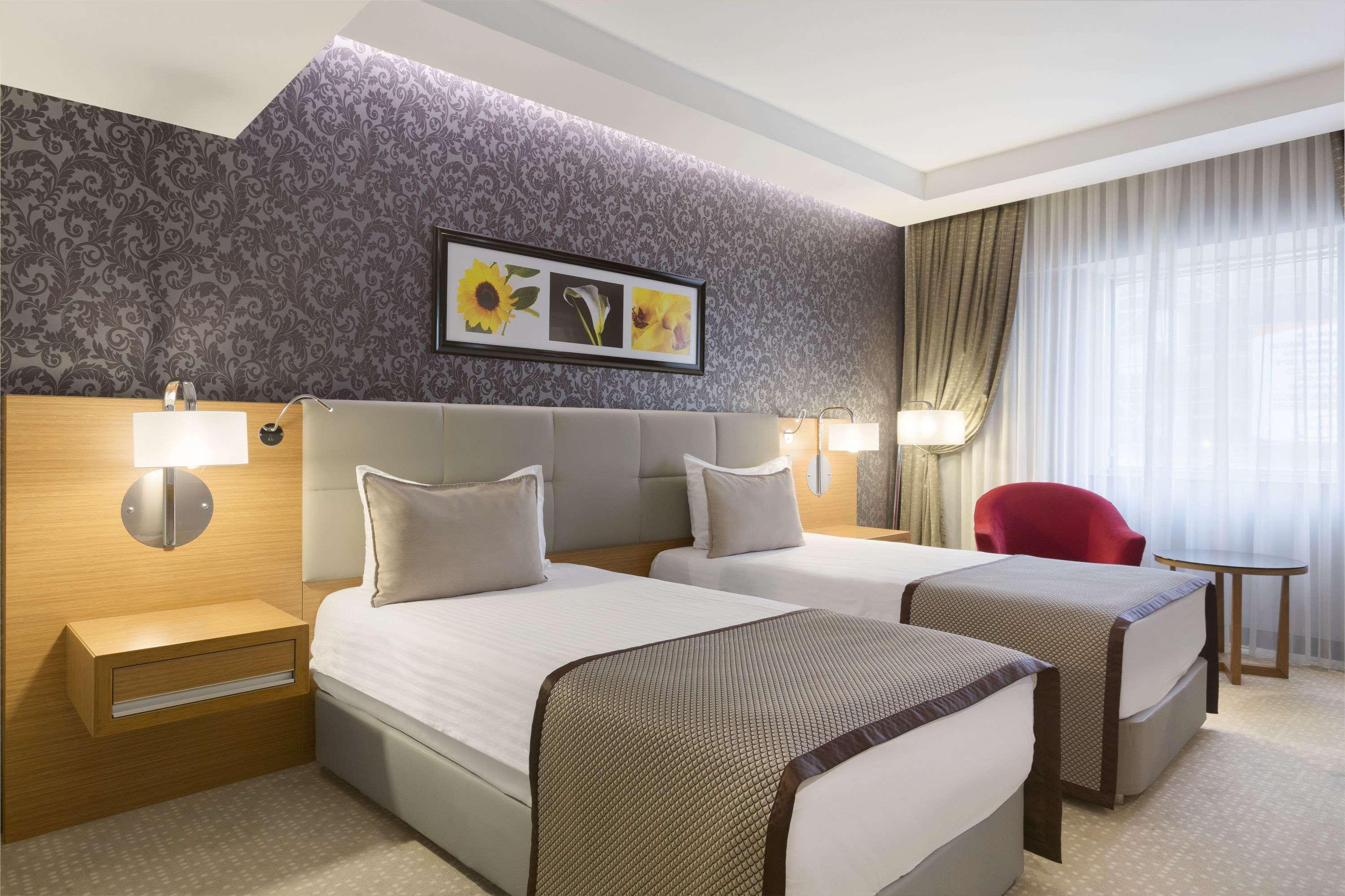 Ramada Plaza By Wyndham Izmit Hotel Kocaeli Luaran gambar A room at the hotel