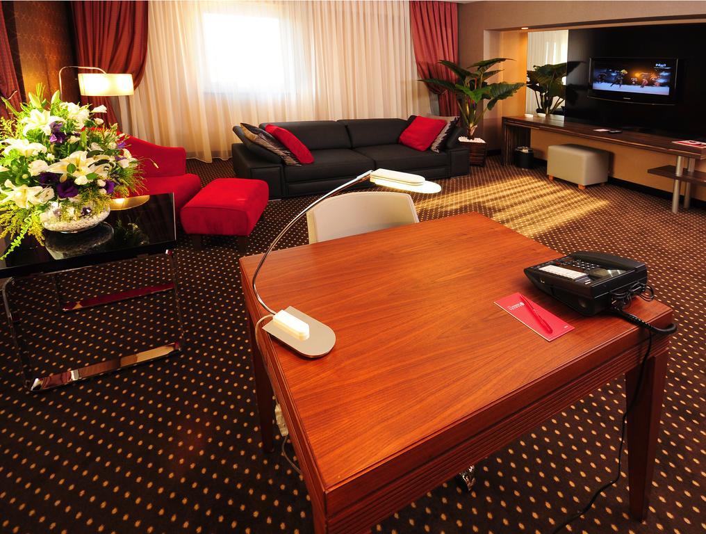 Ramada Plaza By Wyndham Izmit Hotel Kocaeli Luaran gambar Suite